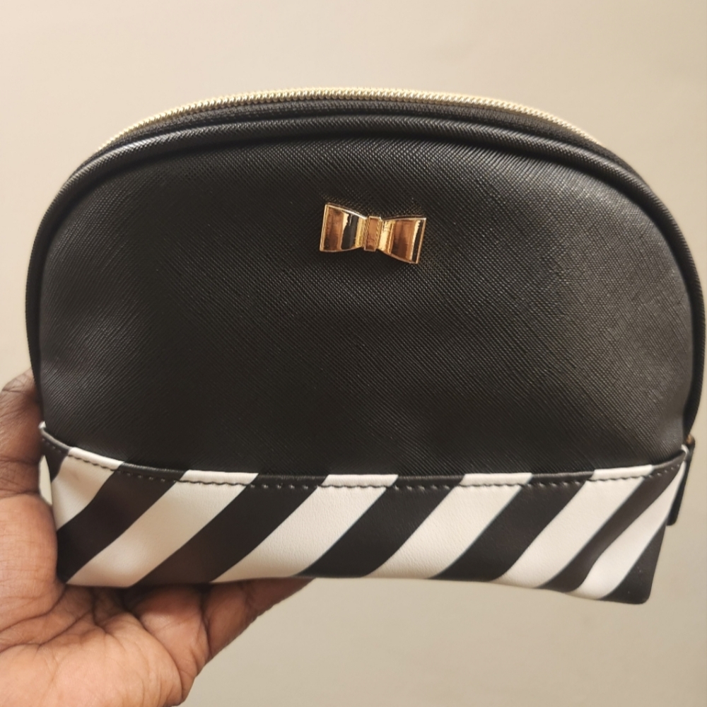Crossing Beauty Travel Bag in b&w with gold hardware